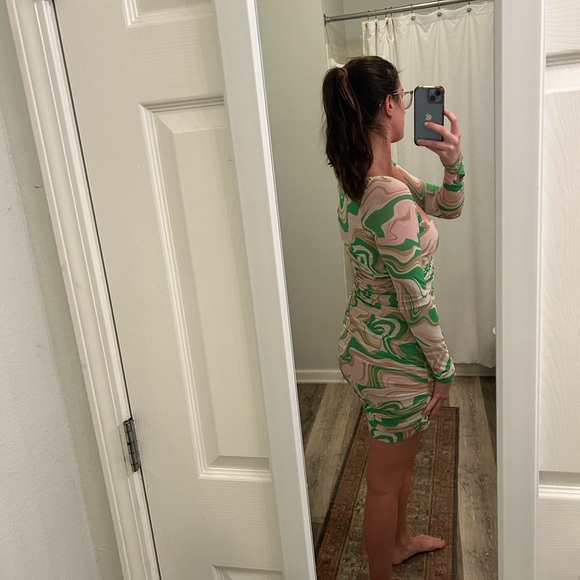 Green and Cream Patterned Dress - Picture 2 of 2